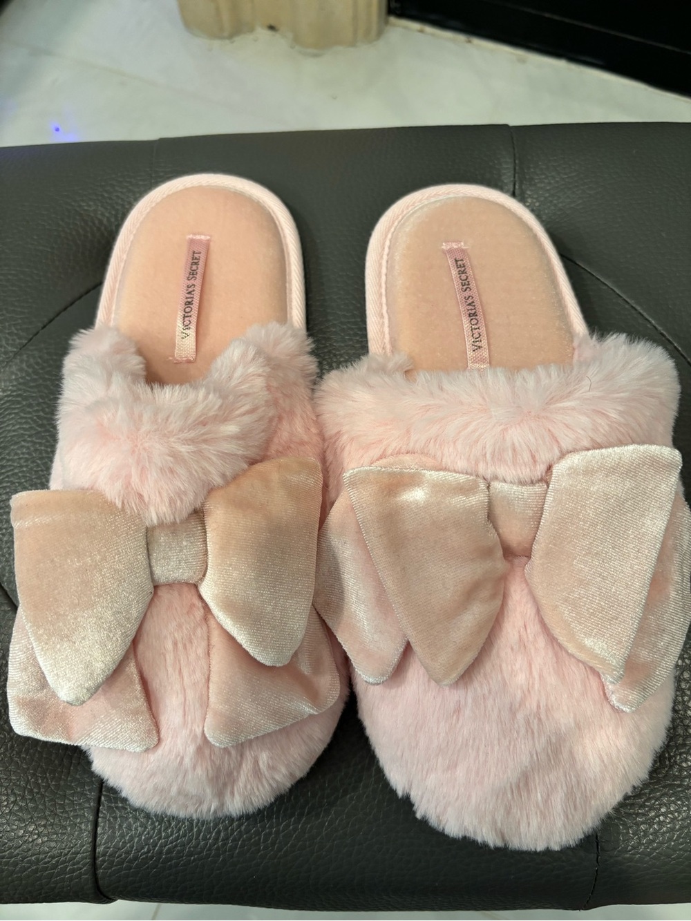 Victoria's Secret Light Pink Plush Bow Slide Slippers